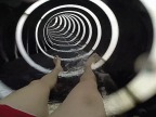 piscine-toboggan-illusion-optique-cercles