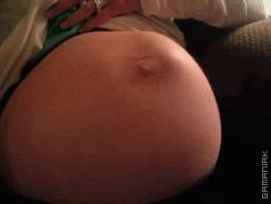 bebe-qui-veut-sortir-ventre-mere