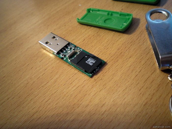 Les composants d'une clé USB - Made to USB