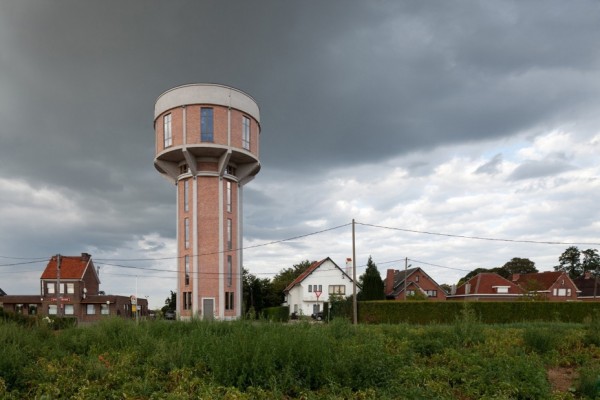 Une Maison Dans Un Chateau D Eau