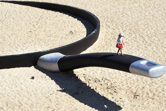 grosse-poele-plage-sable-prevention-griller