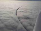 avion-coupe-nuages