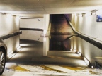 flaque-eau-parking-souterrain-illusion-optique