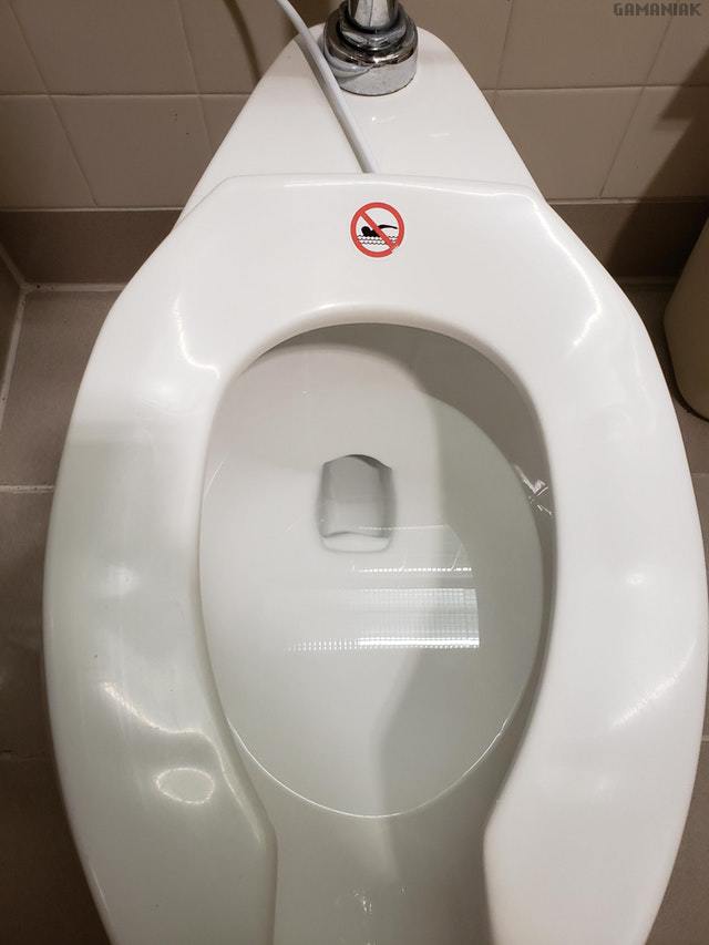 Nage interdite dans les WC nage-interdite-wc