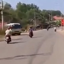 miniature pour Collision frontale entre motos