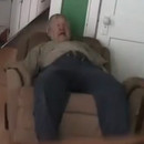 miniature pour Grand père s'assoit sur 17 aiguilles