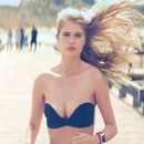 miniature pour Alexandria Morgan court avec un soutien gorge sans sangle