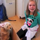 2-enfants-recoivent-chiot-surprise