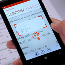 miniature pour L'application PhotoMath résout les équations