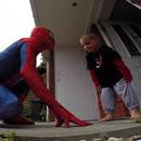 pere-deguise-spiderman-anniversaire-fils