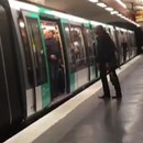miniature pour Des supporters de Chelsea racistes dans le métro parisien
