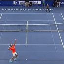 enfant-marque-contre-federer-tennis
