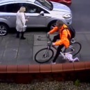 miniature pour Un enfant fonce contre un cycliste