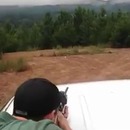 miniature pour Il tire une balle sur sa voiture