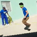 miniature pour Sauter à la corde les yeux bandés