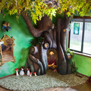 miniature pour Il fabrique un arbre enchanté dans la chambre de sa fille