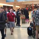 miniature pour Très longue file d'attente dans un aéroport