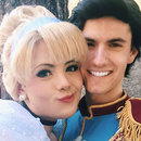 miniature pour Un mec se déguise en Princesses Disney