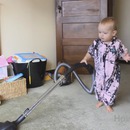 miniature pour Faire nettoyer la maison par son bébé