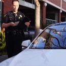 miniature pour La voiture Tesla évite les contraventions