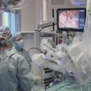 miniature pour Premier robot chirurgical en France à l'hôpital Necker pour retirer une tumeur