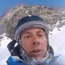 miniature pour Un skieur filme sa chute de 45 mètres d'une falaise