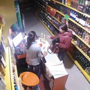 miniature pour Elle sauve sa cliente pendant un tremblement de terre