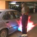 miniature pour Un lance-flammes pour protéger sa voiture contre les voleurs