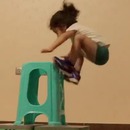 miniature pour De l'encouragement pour sauter sur un tabouret