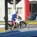 miniature pour Il vole une moto et confond l'alarme avec les sirènes de la police