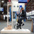 miniature pour Un vélo qui tricote des écharpes
