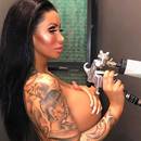 miniature pour Paris Herms, la Barbie de Berlin avec 2 kilos par sein