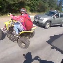miniature pour Un jeune en Quad roule sur la voie inverse et se fait faucher par une voiture