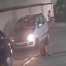 miniature pour Un enfant s'en sort sain et sauf après qu'une voiture lui ai roulé dessus