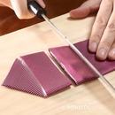 miniature pour Un homme d'affaires fait à manger avec des objets et ses habits