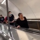 miniature pour Cet homme fait sourire tout ceux qu'il croise dans le métro