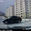 voiture-recule-eviter-accident-glisse-neige