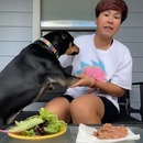 Elle veut prouver que son chien est végétarien