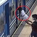 miniature pour Une fille tombe sous un train en s'évanouissant