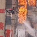 miniature pour Des drones contre les incendies en test en Chine