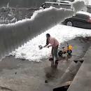 Se faire assommer par une chute de neige