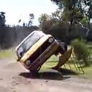 miniature pour Mettre une voiture sur deux roues