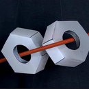 miniature pour Illusion avec deux écrous