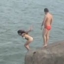 miniature pour Plongeon raté d'une falaise