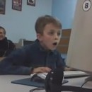 miniature pour Enfant qui regarde des filles nues sur PC