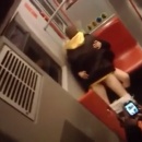 miniature pour Un couple qui baise dans le métro