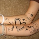 miniature pour Tatouages qui vont par paire