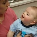 miniature pour Un bébé sourd entend sa mère pour la première fois