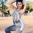 modele-cherche-pose-bizarre