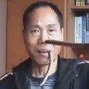 miniature pour Liu Fei met un serpent dans sa bouche et son nez